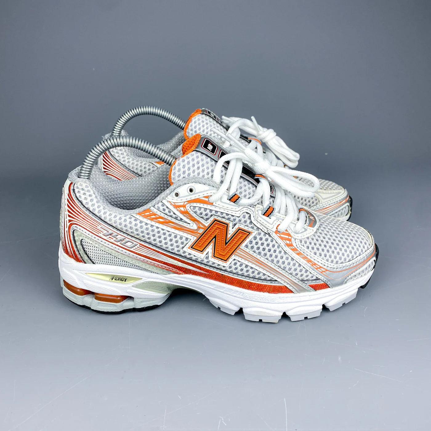 New Balance 740 Orange - Urban Sneakers